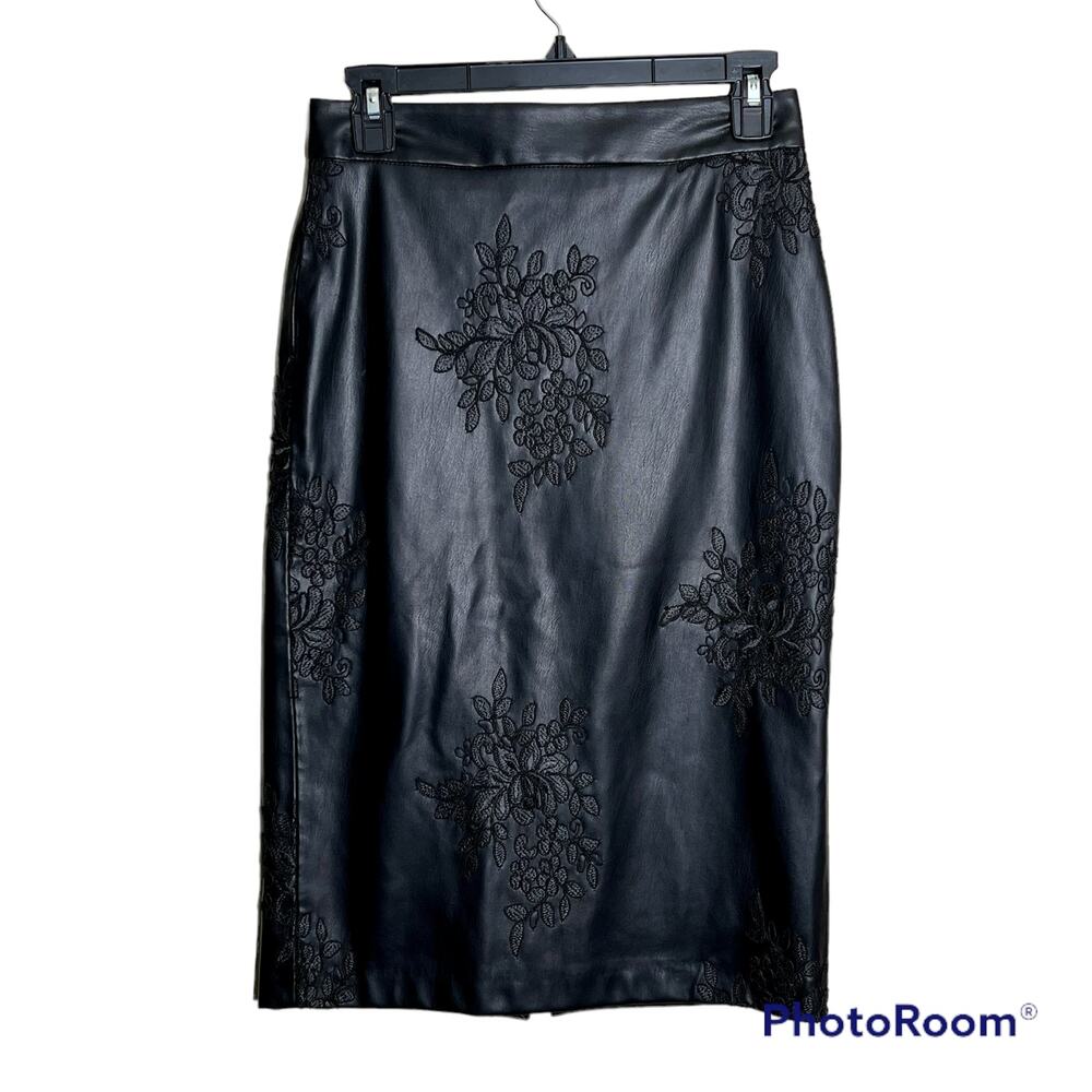 Zara Embroidered Faux leather Pencil Skirt Size small